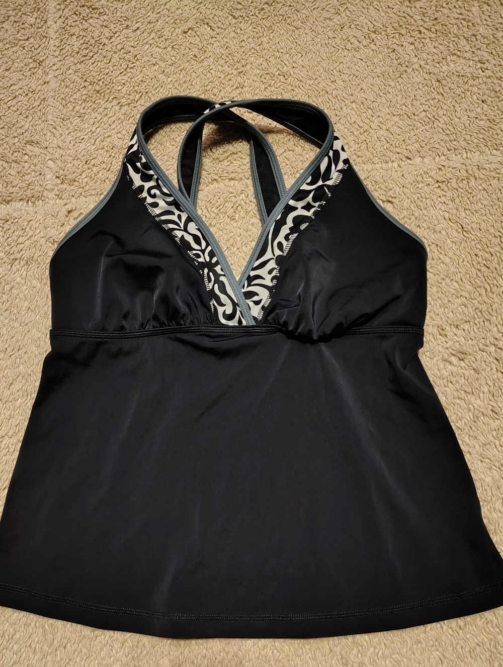 Lands End Women's Black And White Racerback Tankini Swimsuit Top Size 6